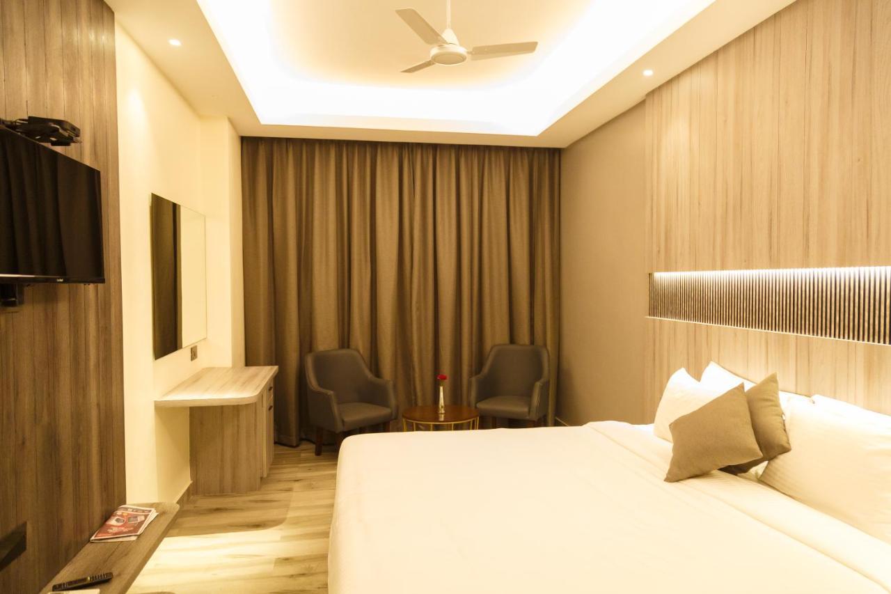 Hotel Galore Inn 迈索尔 外观 照片